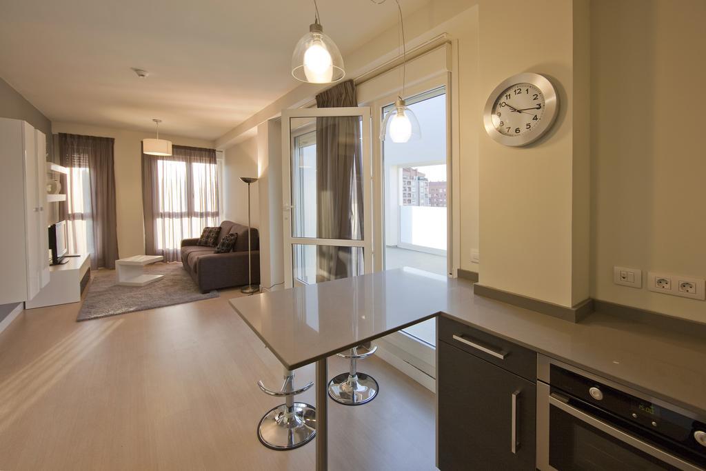 Apartamentos Irenaz Vitoria-Gasteiz Eksteriør bilde